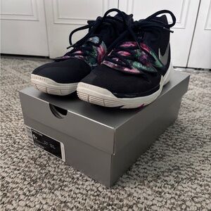 Nike Kyrie 5 cosmic. Size 6Y. Only worn on basketball courts. OG BOX